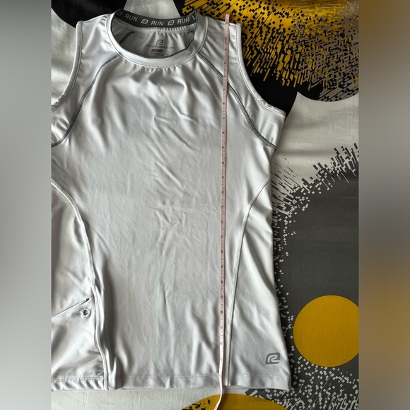 LAST CHANCE - Road runner sports Velocity tank top in white size S - Picture 6 of 7